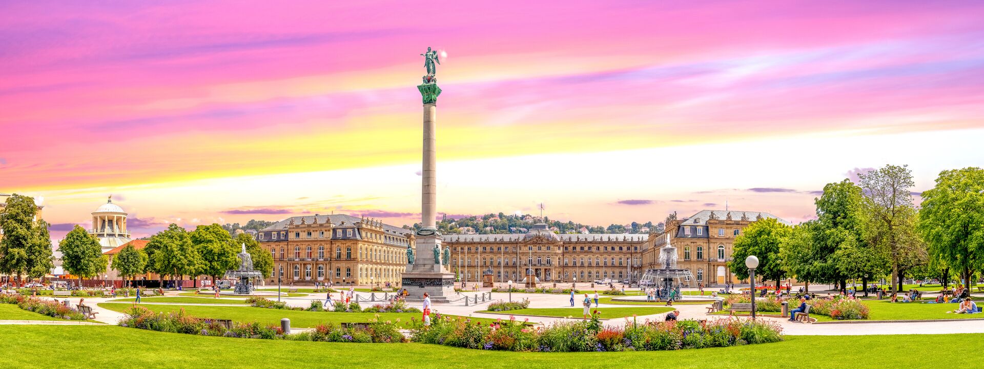 Stadtansicht
von Stuttgart mit moderner Architektur als Standort für digitale Dienstleistungen
