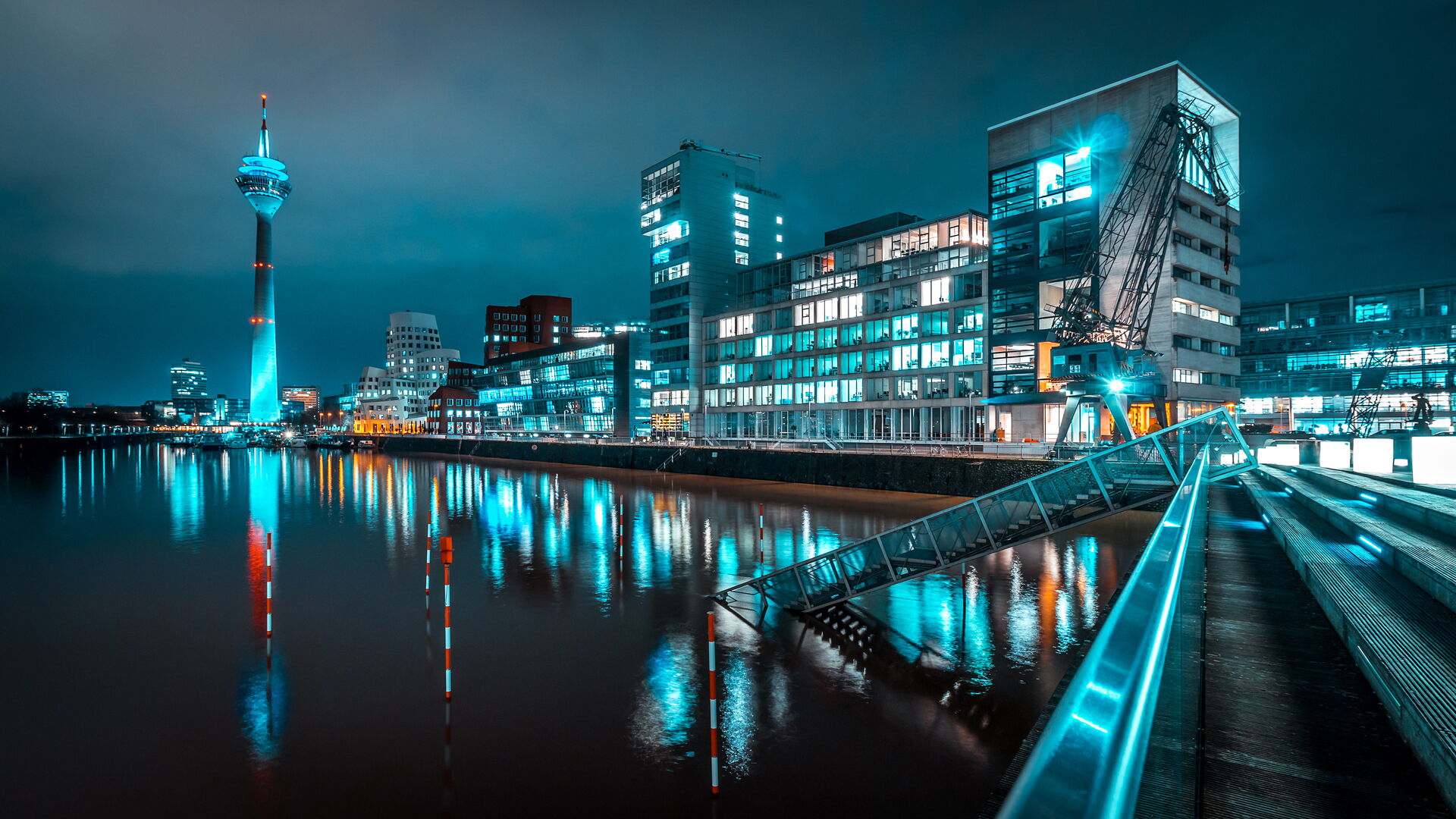 Düsseldorf Skyline bei Nacht - Der Medienhafen