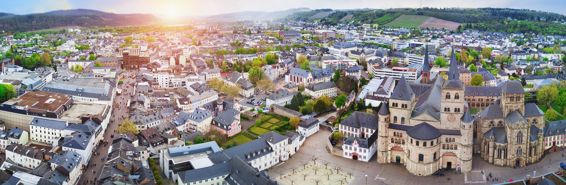 Historische
Innenstadt von Trier mit antiken Bauwerken und moderner Stadtstruktur