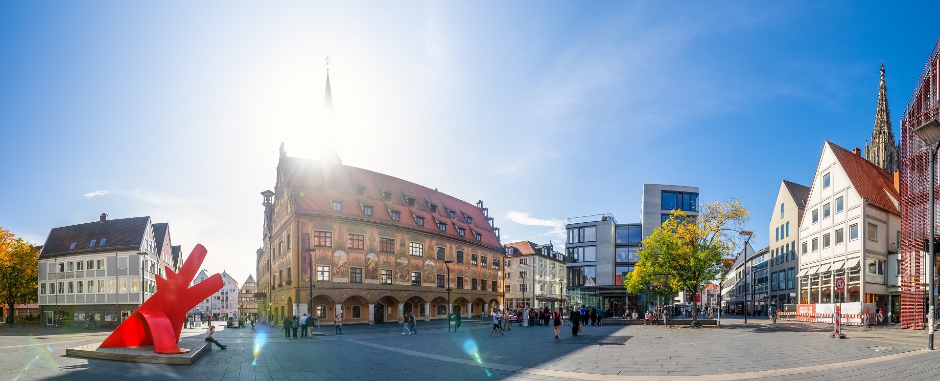 Blick
auf Ulm mit dem Ulmer Münster und Stadtpanorama